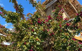 Em-ba Butık Bungalov Bed & Breakfast
